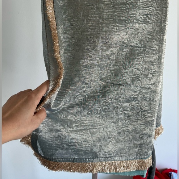 Brand new designer tissue silk saree with gota work and brocade blouse piece - Picture 5 of 6